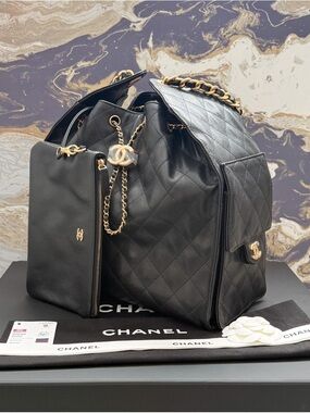 New! Chanel 25 Hobo Caviar Medium Black Leather Handbag